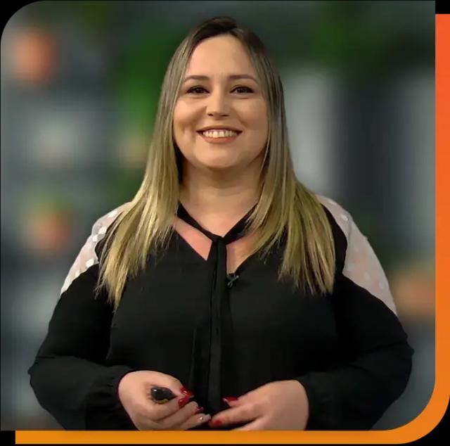 Foto do professor Aline Martinez